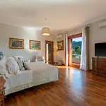 Gargiulo לינה וארוחת בוקר 4*
